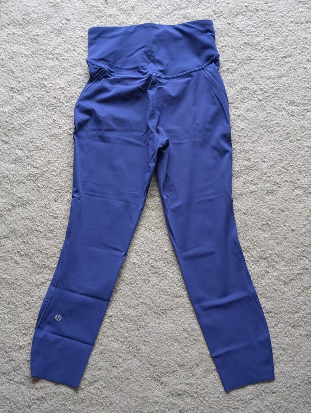 Lululemon Base Pace Sz 4 23" in Psychic